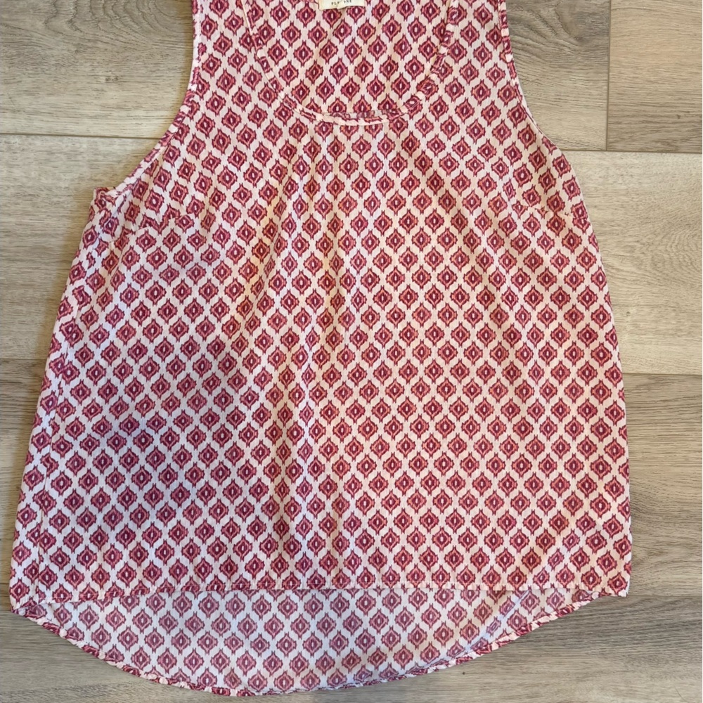 Pleione Red and White Geometric Top